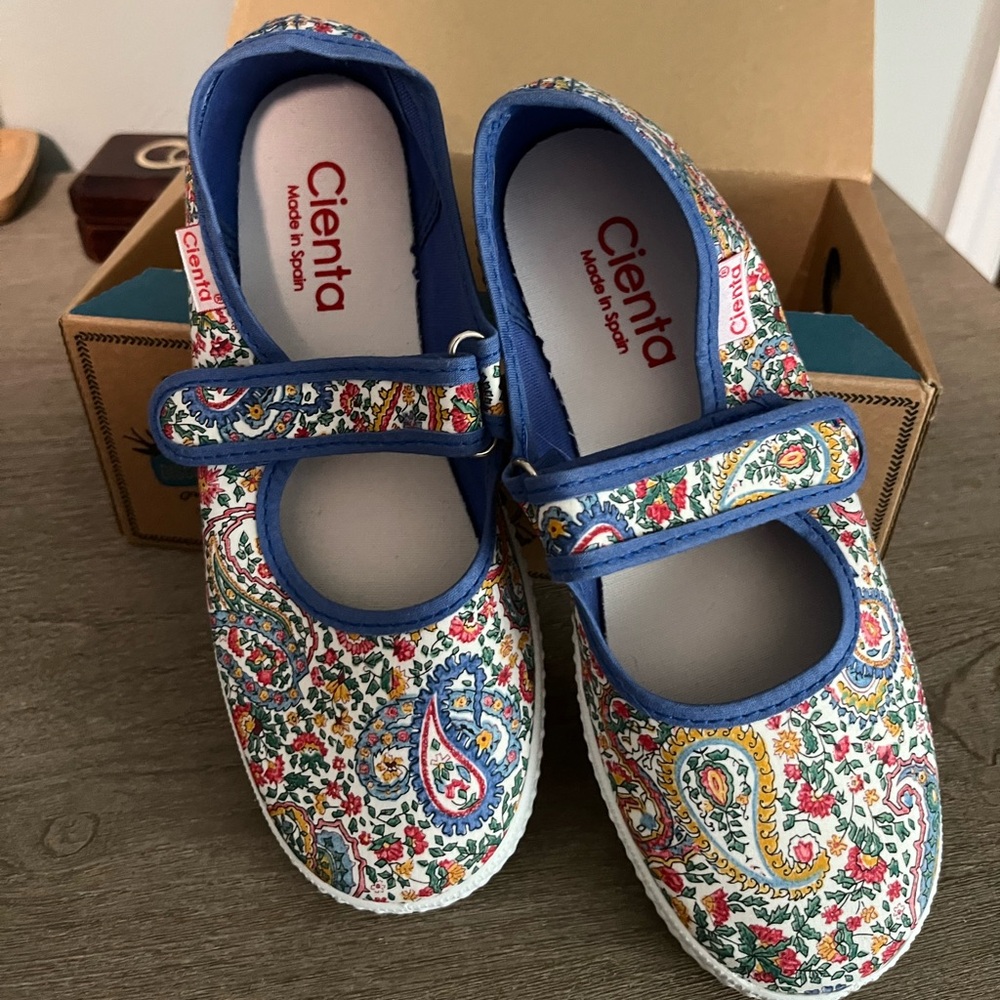 Girls Cienta Blue Floral Canvas Shoes - Picture 2 of 6